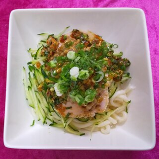 鶏ハムと納豆のサラダうどん